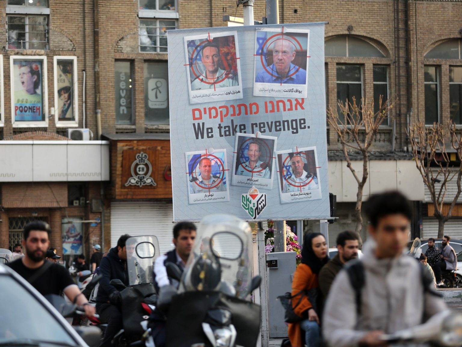 دول عدة تطالب رعاياها بمغادرة إيران وإسرائيل وسط نذر تصعيد وشيك 34165835 1712961337