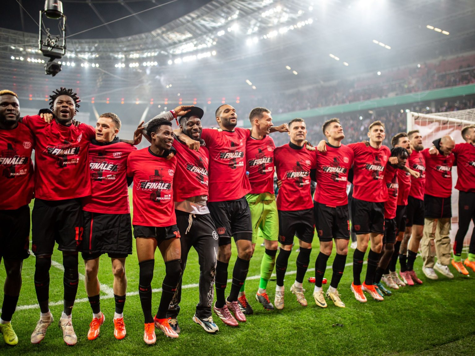 وضع يدا على درع البوندسليغا.. مفاتيح فوز باير ليفركوزن باللقب الأول بتاريخه 34176790 1713000060