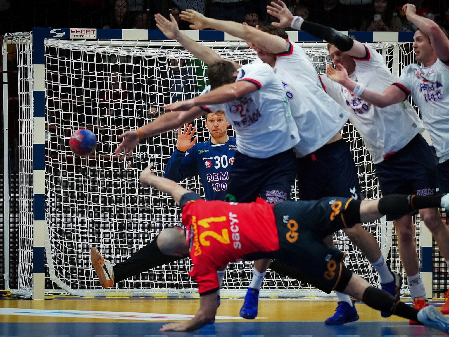 RC2UXY9GBM9L 1713292828