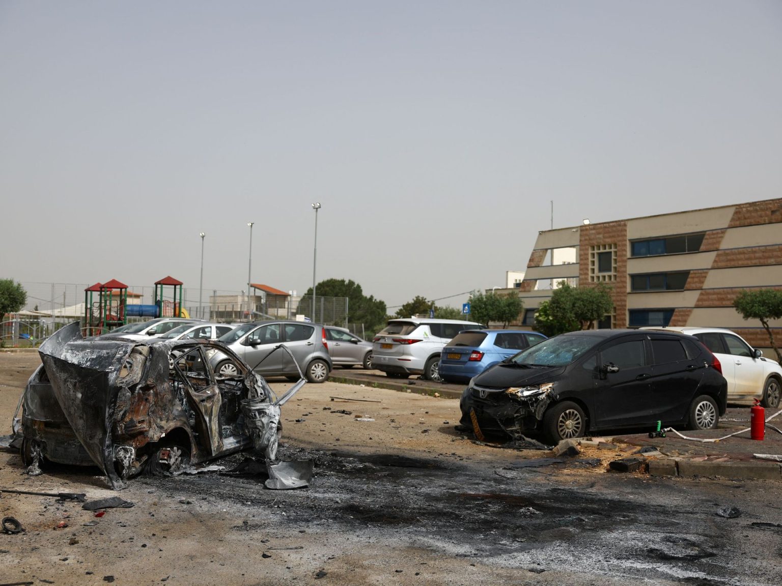 حزب الله يهاجم مواقع عسكرية ويسقط مسيرة إسرائيلية RC2W87AUG9W9 1713750155