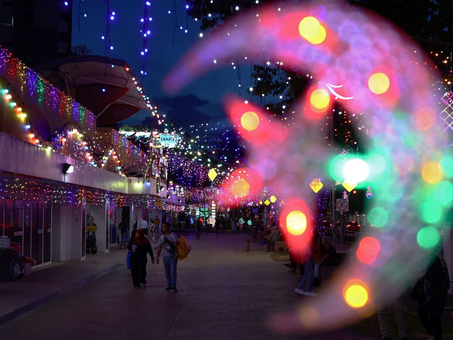 نجوم وأندية كرة القدم يهنئون المسلمين بعيد الفطر السعيد RC2Z27AP5P6S 1712749425