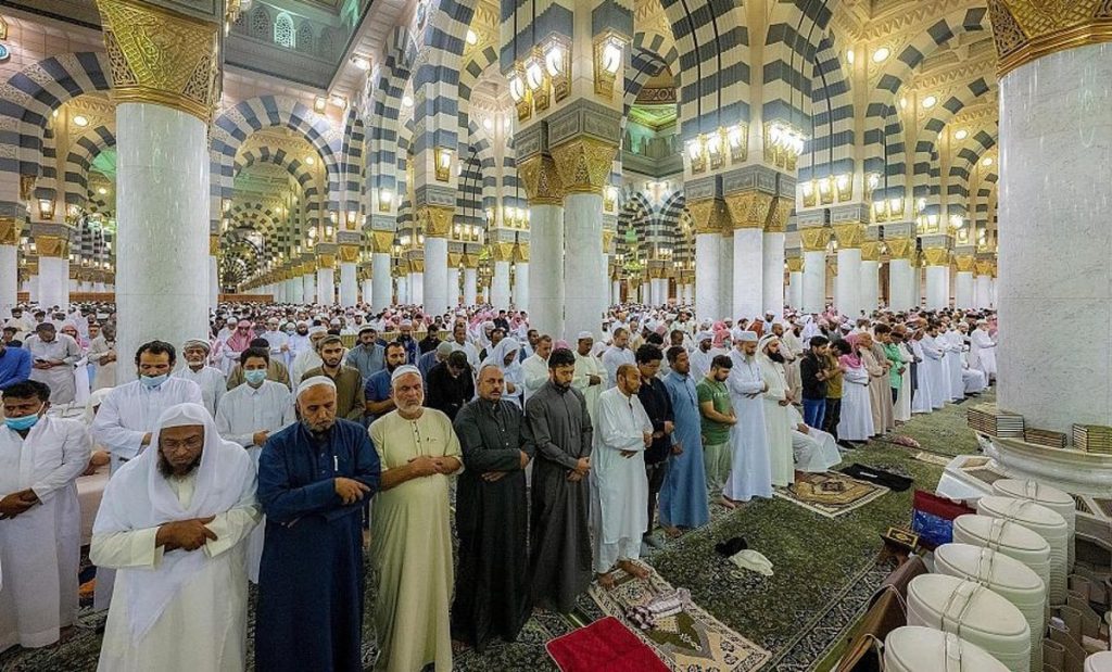 أكثر من 2.5 مليون شخص يشهدون ختم القرآن الكريم بالمسجد الحرام ليلة 29 رمضان ajel2F2024 042F8c22549c 6368 484a bd7e 1a11f3850b292FDST 1727524 3240983 3 7 2022043000160034