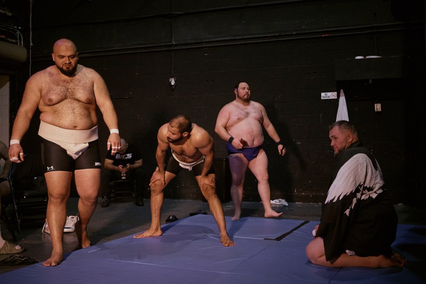 competitors warm sumo even madison 80037398