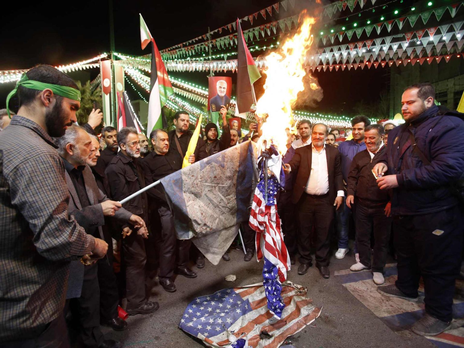 هجوم القنصلية الإيرانية بدمشق..واشنطن تتنصل وإسرائيل تتحسب وطهران تدول doc 34n82hw 1712042903