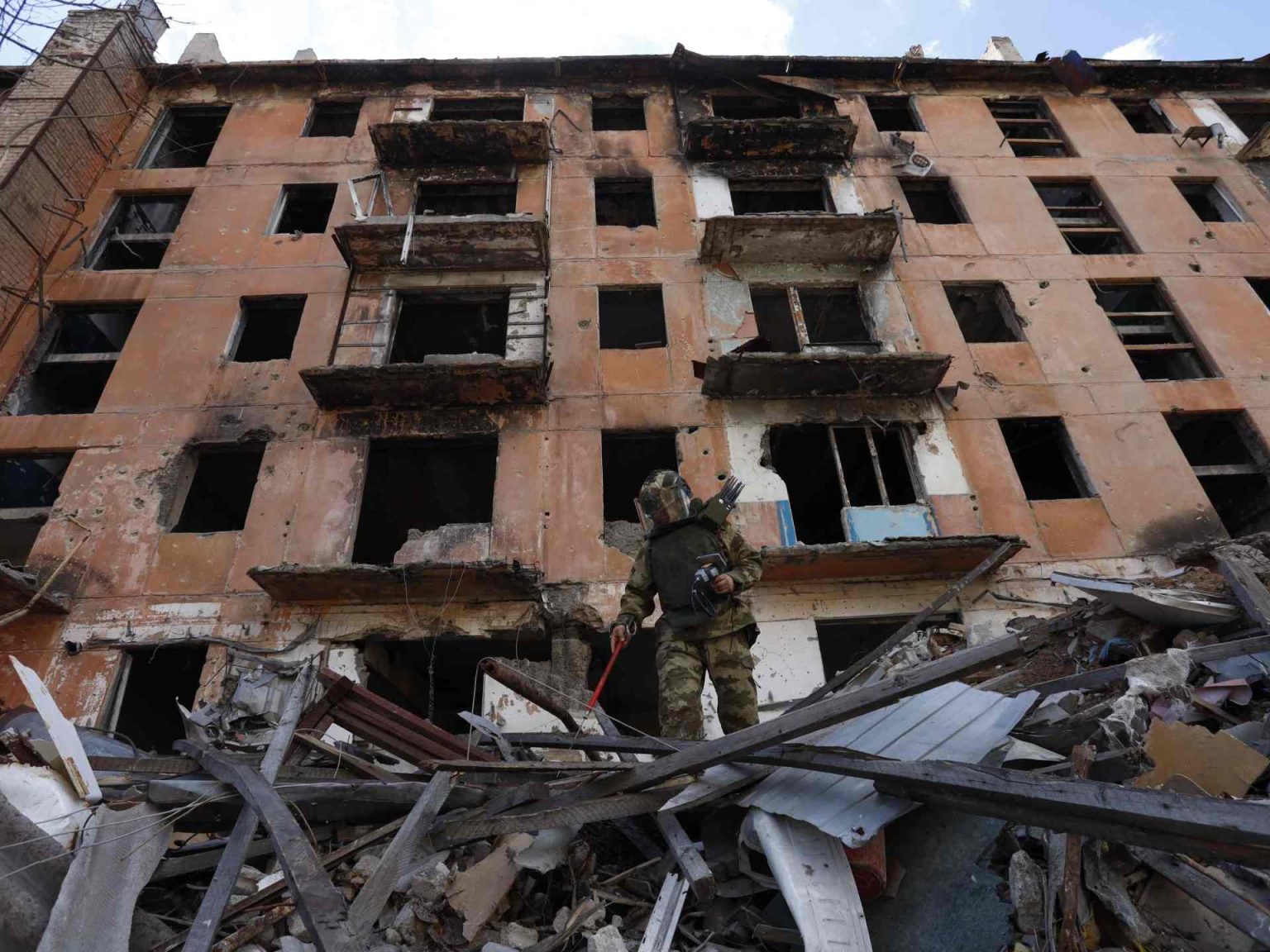 روسيا تصد أكبر هجوم بالمسيّرات الأوكرانية منذ اندلاع الحرب doc 34pt8dq 1713623851