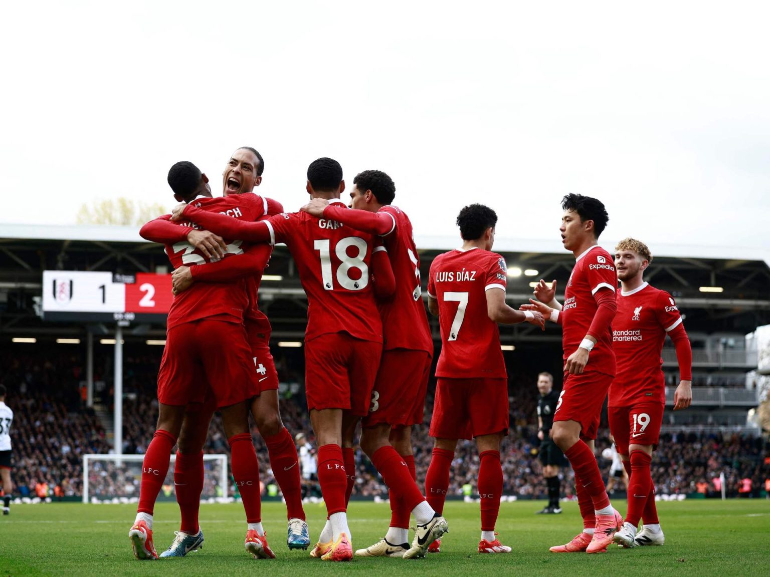 ليفربول يهزم فولهام ويُبقي حظوظه في المنافسة على لقب البريميرليغ doc 34px6xp 1713722870