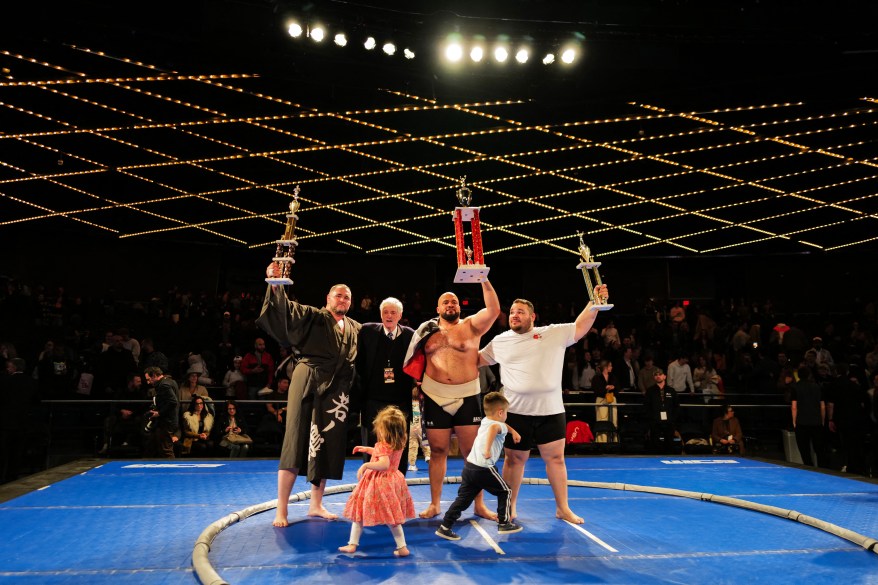 l third place sumo wrestler 80064979