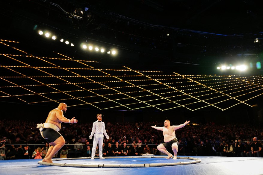 r compete final fight world 80064899