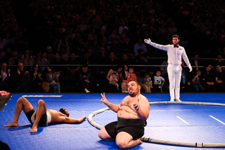 r compete world championship sumo 80064941