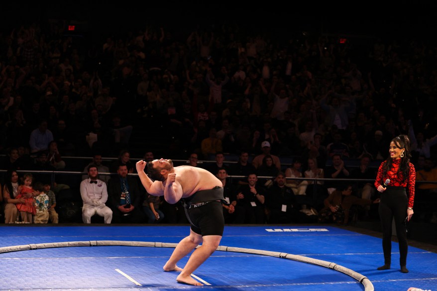 sumo wrestler rui junior gestures 80064881