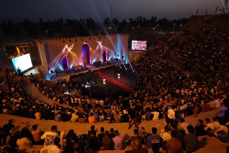 مهرجان بابل يستضيف العرب والعالم.. هل تعافى العراق ثقافيا وفنيا؟ 2 خلال انطلاق فعاليات مهرجان بابل للثقافات والفنون العالمية (صفحة المهرجان على موقع الفيس بوك).jpg