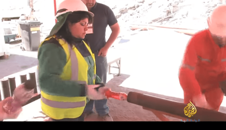 الخروج من الحفرة.. القصة غير المروية لتسعة وستين يوما في الجحيم 8 منجم أنبوب 1713359873