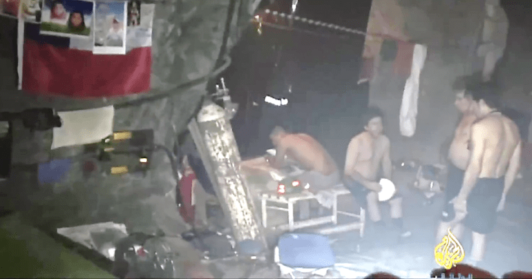 الخروج من الحفرة.. القصة غير المروية لتسعة وستين يوما في الجحيم 5 منجم العالقين 1713358832