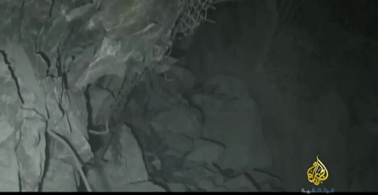 الخروج من الحفرة.. القصة غير المروية لتسعة وستين يوما في الجحيم 3 منجم صخور 1713358846