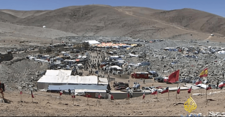 الخروج من الحفرة.. القصة غير المروية لتسعة وستين يوما في الجحيم 4 منجم مخيم 1713358840