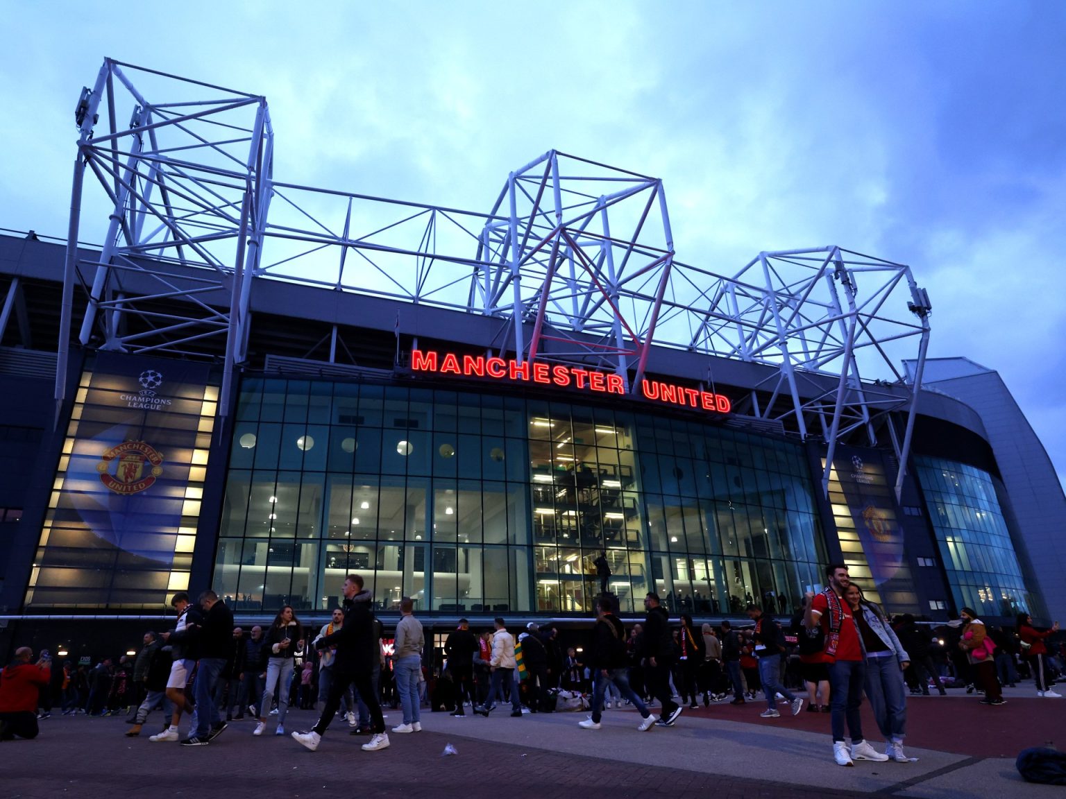 عانوا من إصابات دماغية.. 35 لاعبا يقاضون مؤسسات كرة قدم إنجليزية 1715359521 1700685050