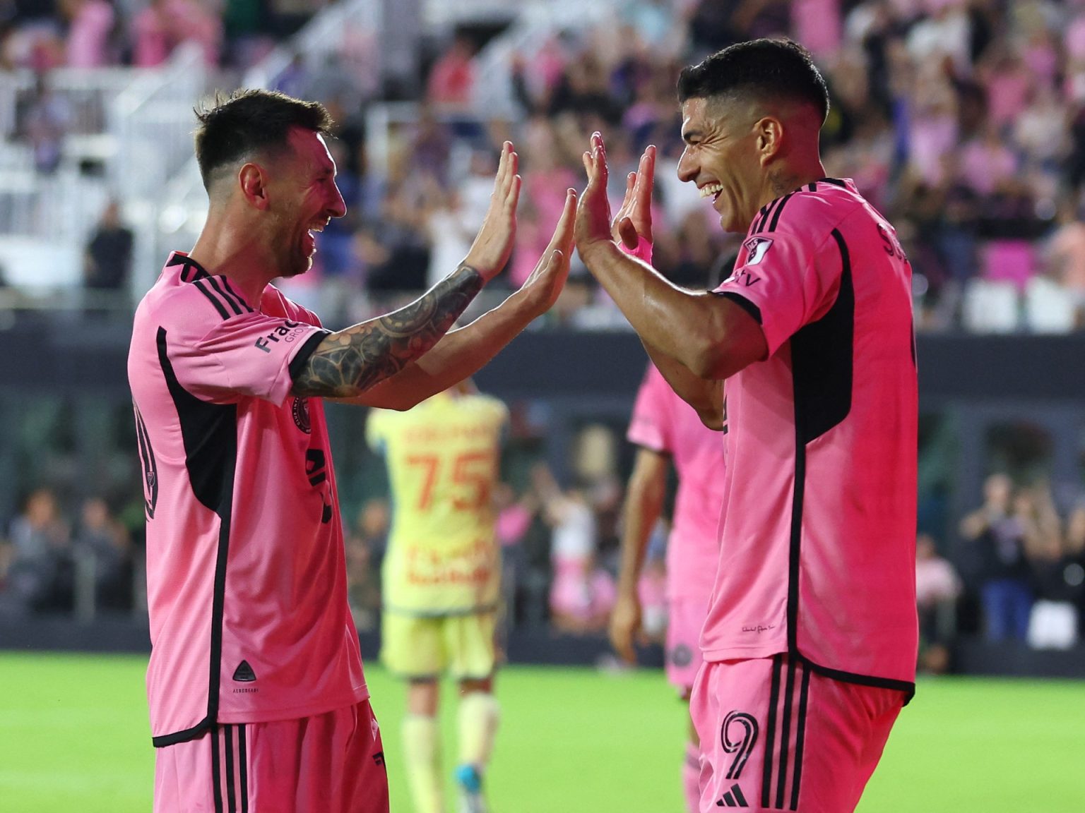 هدف و5 تمريرات حاسمة في مباراة واحدة.. ميسي يحطم الأرقام في الدوري الأميركي 2151492398 1714892930