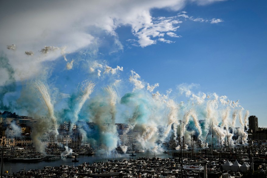 7 500 mile torch relay 81471323