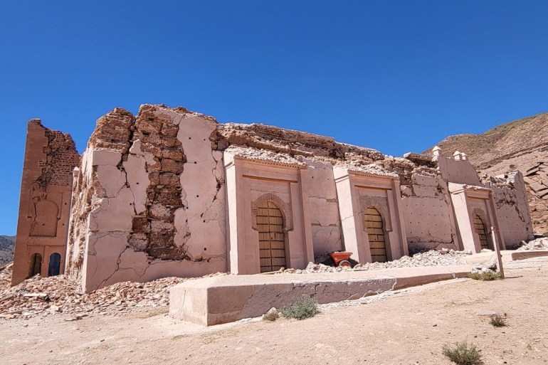 "شفرة الموحدين" سر صمود بنايات تاريخية في وجه زلزال الحوز 5 عبد الغني بلوط/ المدرسة الوطنية للهندسة بمراكش/ جزء من مسجد تنمل بقي صامدا بالرغم من قوة الزلزال - الاستاذ زهير بناني