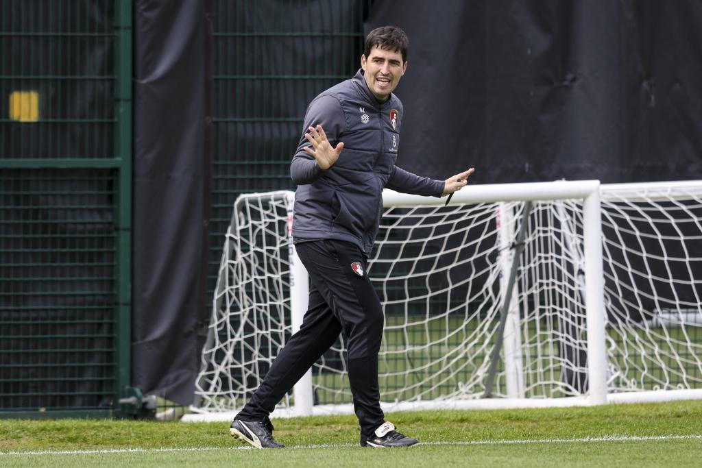 توقع مباراة أرسنال وبورنموث: احتمالات الدوري الإنجليزي الممتاز، والاختيارات، وأفضل الرهانات ليوم السبت Andoni Iraola. e1714694355738