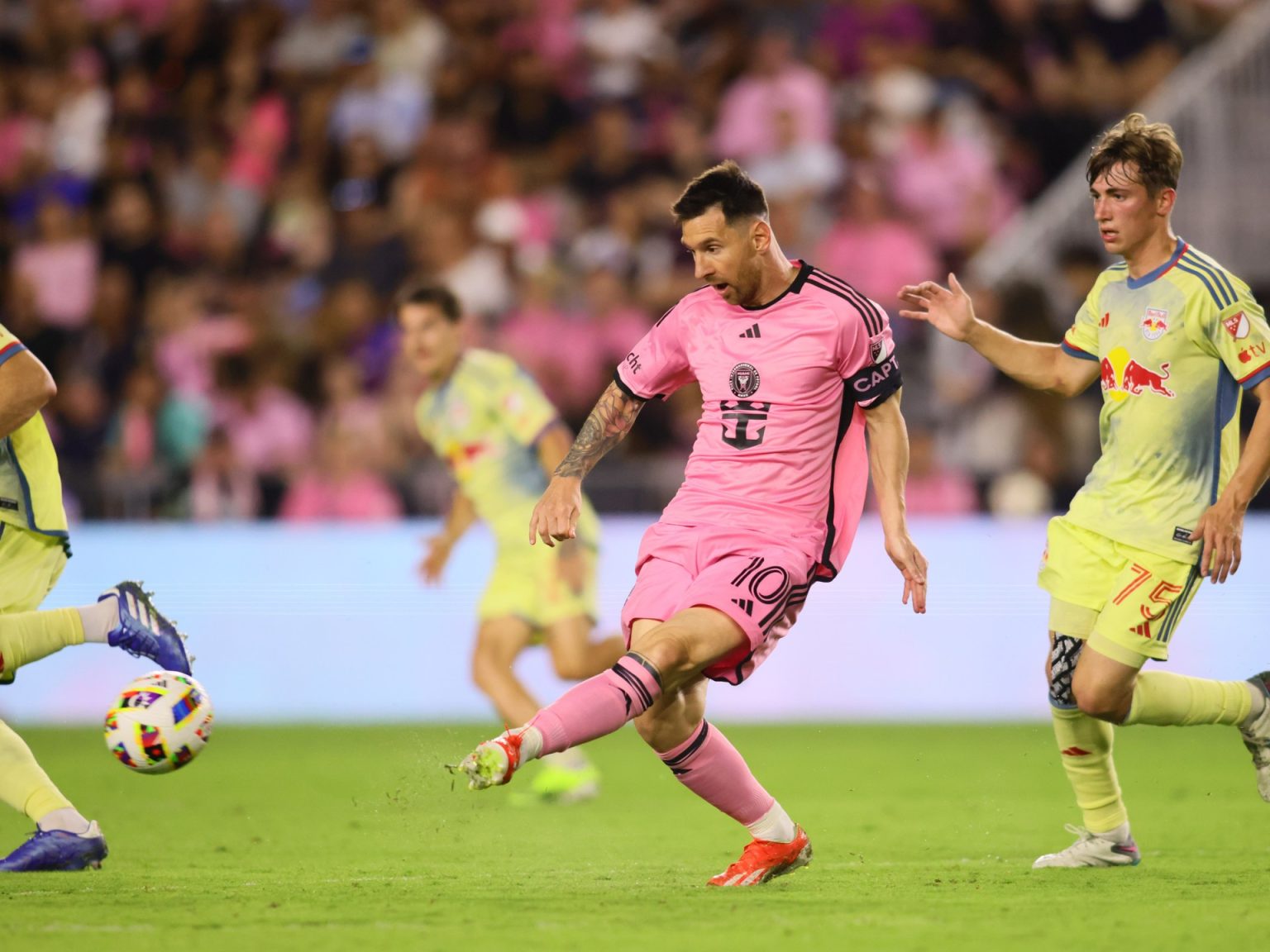 MT1USATODAY23190937 1714905319