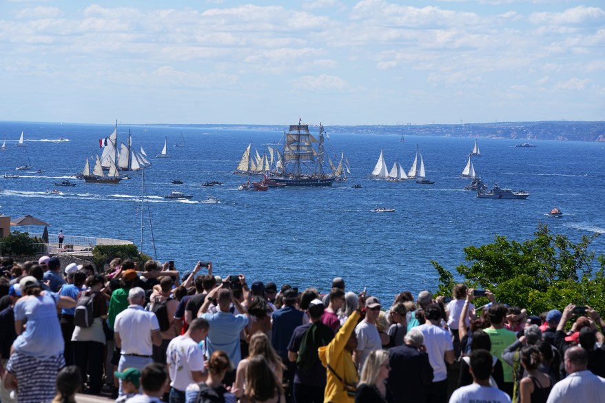 crowds watch belem three masted 81462558