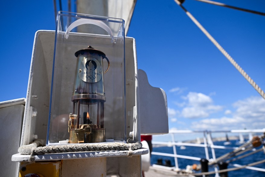 journey mainland france overseas french 81477868