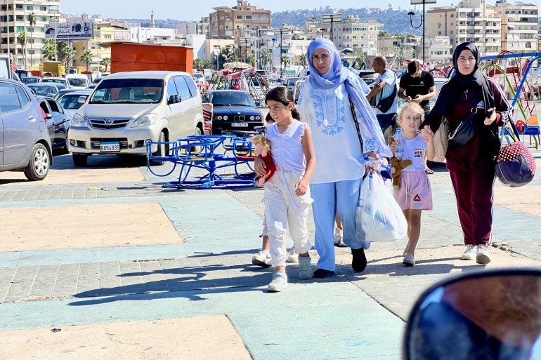 موجة غير المسبوقة من النزوح شملت قرى وبلدات في الخطوط الثانية أو الخلفية للمواجهة بين حزب واسرائيل الجزيرة