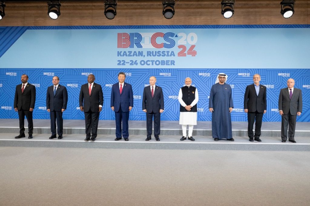 رئيس الدولة يحضر أعمال قمة “بريكس” التي افتتحها الرئيس الروسي 1729693848 image