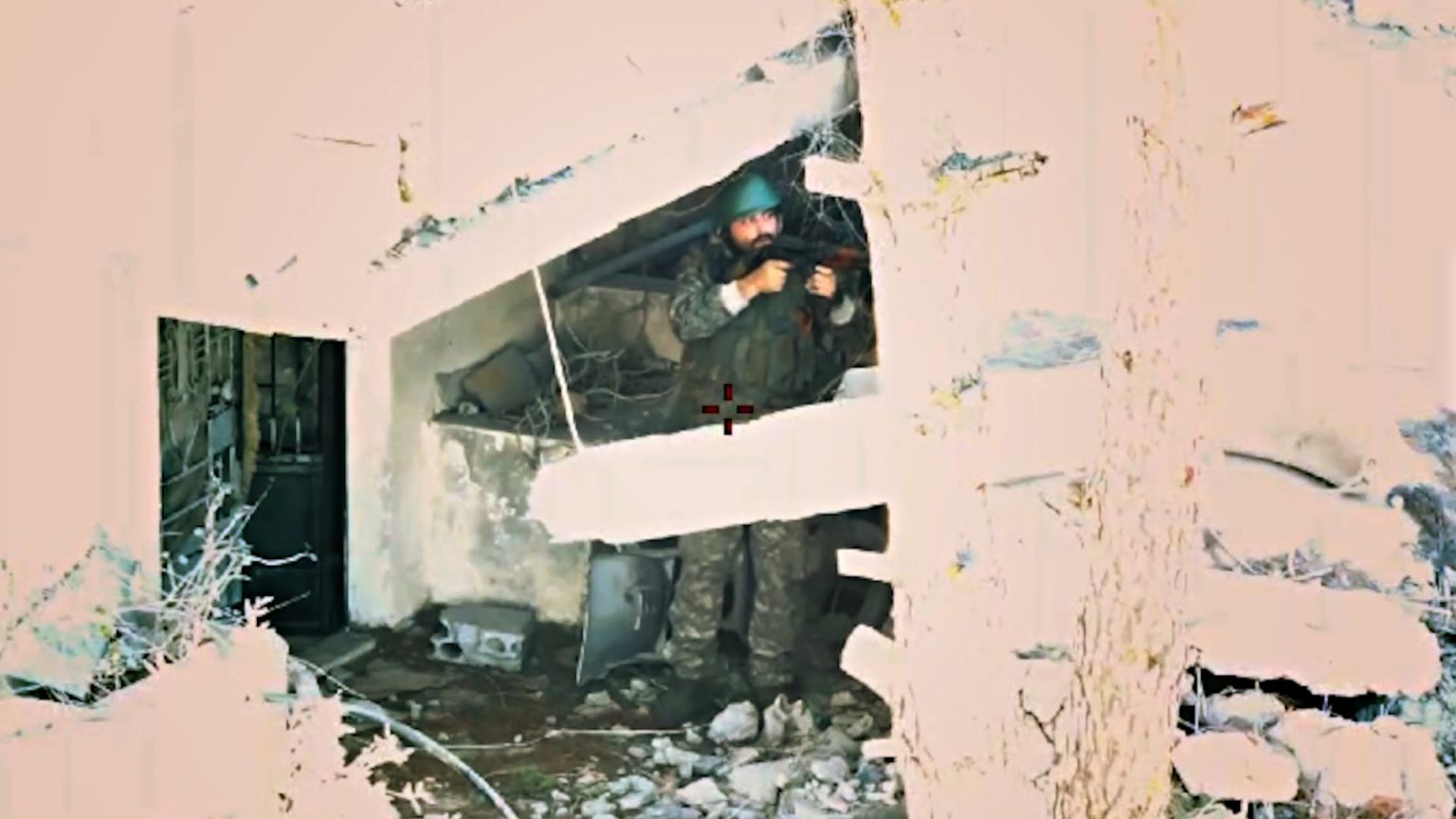 مقاوم لبناني يواجه قوة إسرائيلية بمفرده ولم يوقفه إلا القصف الجوي image 1729667877