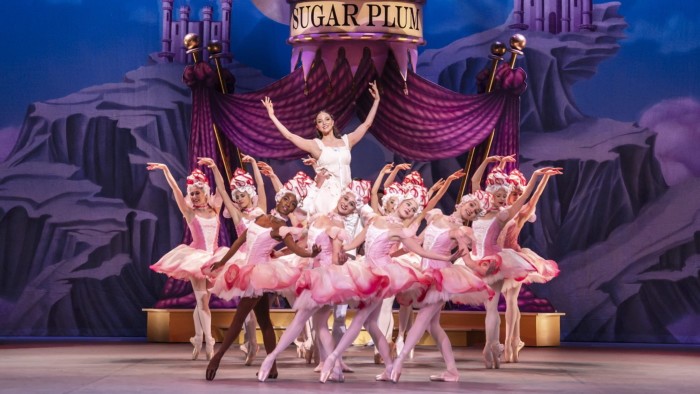 فرقة الباليه الإنجليزية الوطنية تقدم كسارة البندق الجديدة النابضة بالحياة https3A2F2Fd1e00ek4ebabms.cloudfront.net2Fproduction2Fb96a43f0 acce 48e6 83b4 133654fa762c