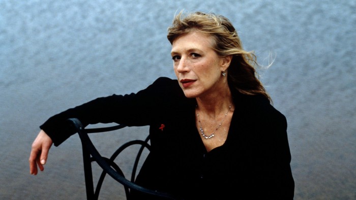 ماريان فيثفول ، مغنية وممثلة ، 1946-2025 https3A2F2Fd1e00ek4ebabms.cloudfront.net2Fproduction2F9b1a93f6 ac82 4e4e 9ed6 5b6090573181