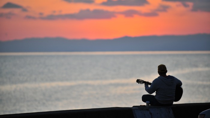 الموسيقى كدواء بقلم دانييل ليفيتين – كيف يمكن للصوت أن يخفف ويلطف https3A2F2Fd1e00ek4ebabms.cloudfront.net2Fproduction2Fa0ef6159 1584 4cfc aa19 0535ad67e779