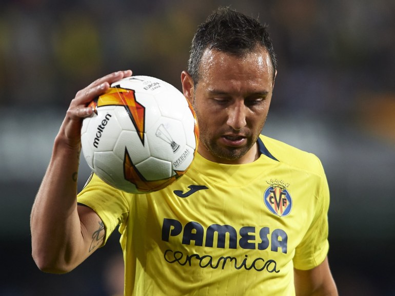 VILLAREAL, SPAIN - APRIL 11: Santi Cazorla of Villarreal CF looks on during the UEFA Europa League Quarter Final First Leg match between Villarreal and Valencia at Estadio de la Ceramica on April 11, 2019 in Villareal, Spain. (Photo by Fotopress/Getty Images)