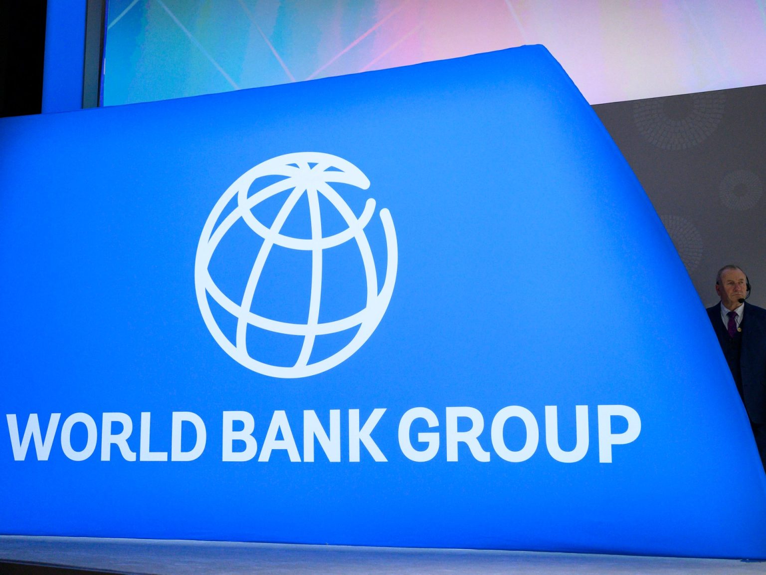 السعودية وقطر تسويان متأخرات سوريا لدى البنك الدولي 000 1LJ3WM