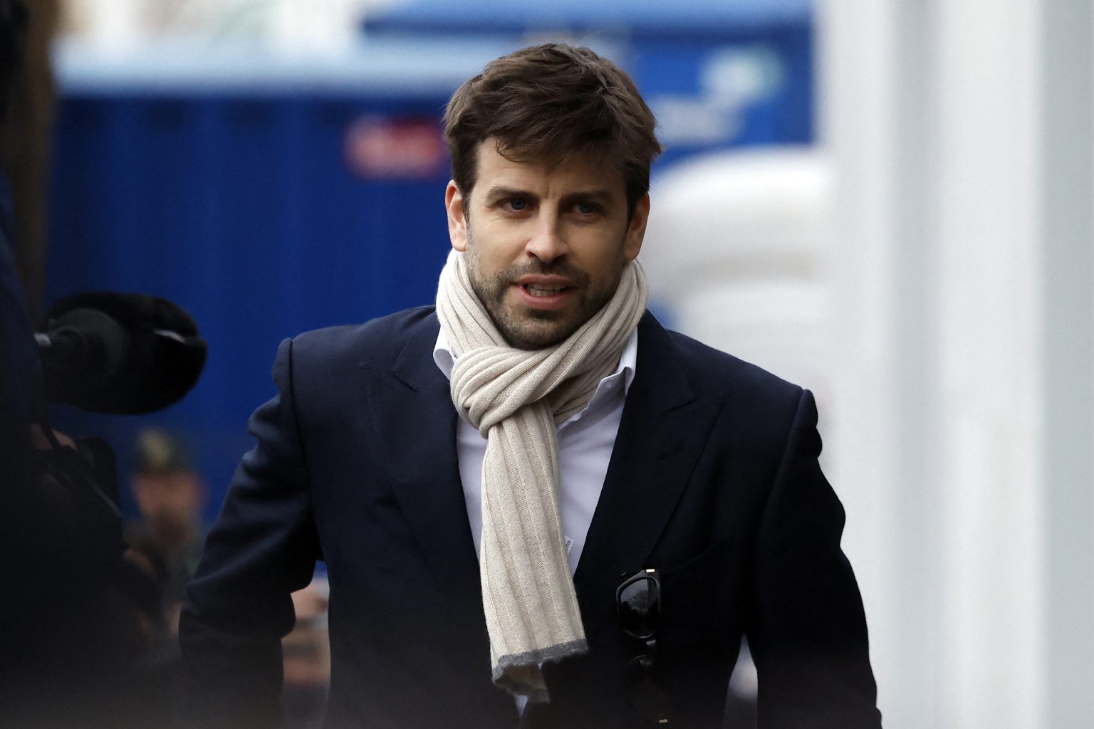 تسجيل صوتي لبيكيه يبكي أمام القاضي: أستحق تمثالا وليس تحقيقا 003 1744300946