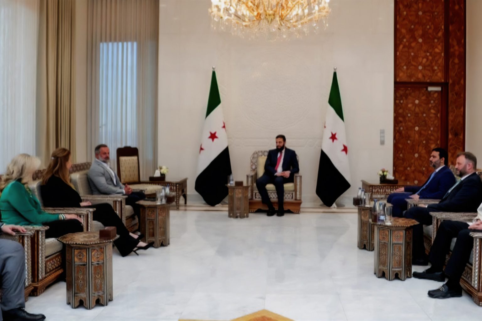 صحيفة أميركية: سوريا تسعى لكسب ود الولايات المتحدة ورفع العقوبات لإعادة الإعمار 01 13 1745060950