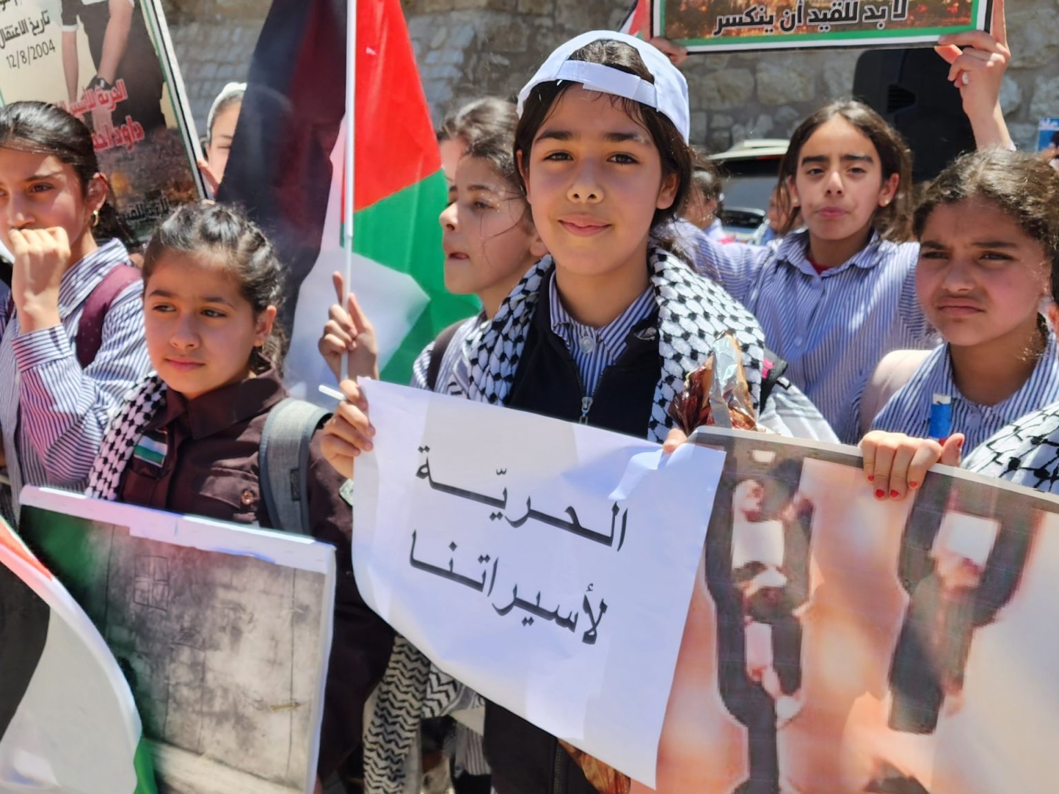 الأسرى الفلسطينيون في سجون الاحتلال.. عزيمة لا تلين وإرادة لا تقهر 12 1713352799