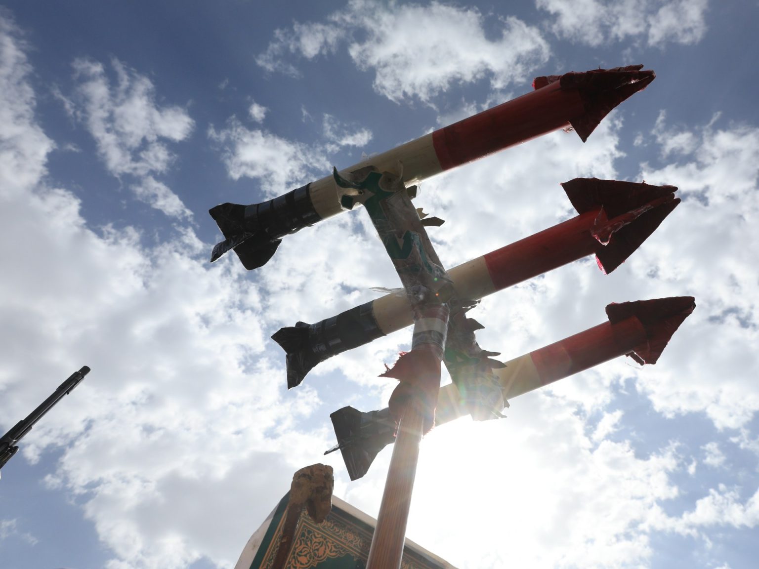 الجيش الإسرائيلي يعلن اعتراض صاروخ من اليمن ومسيّرة من الشرق 12994987 1745658784