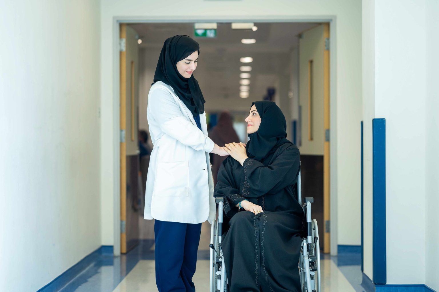 “دبي الصحية” تعتمد برنامجاً لقياس وتحسين تجربة المرضى 1744815046 image