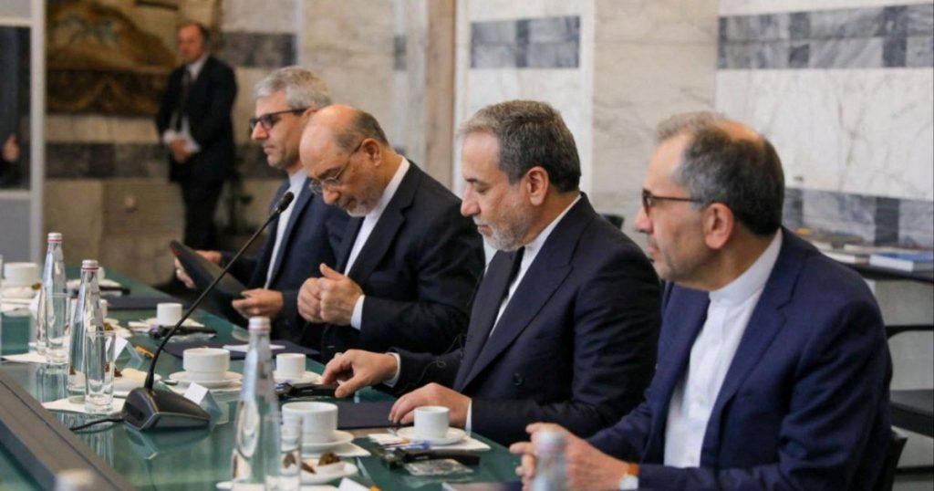 إسرائيل ومحادثات إيران النووية.. غياب عن الطاولة وحضور في الكواليس 1745182348 italy 3 1745056643