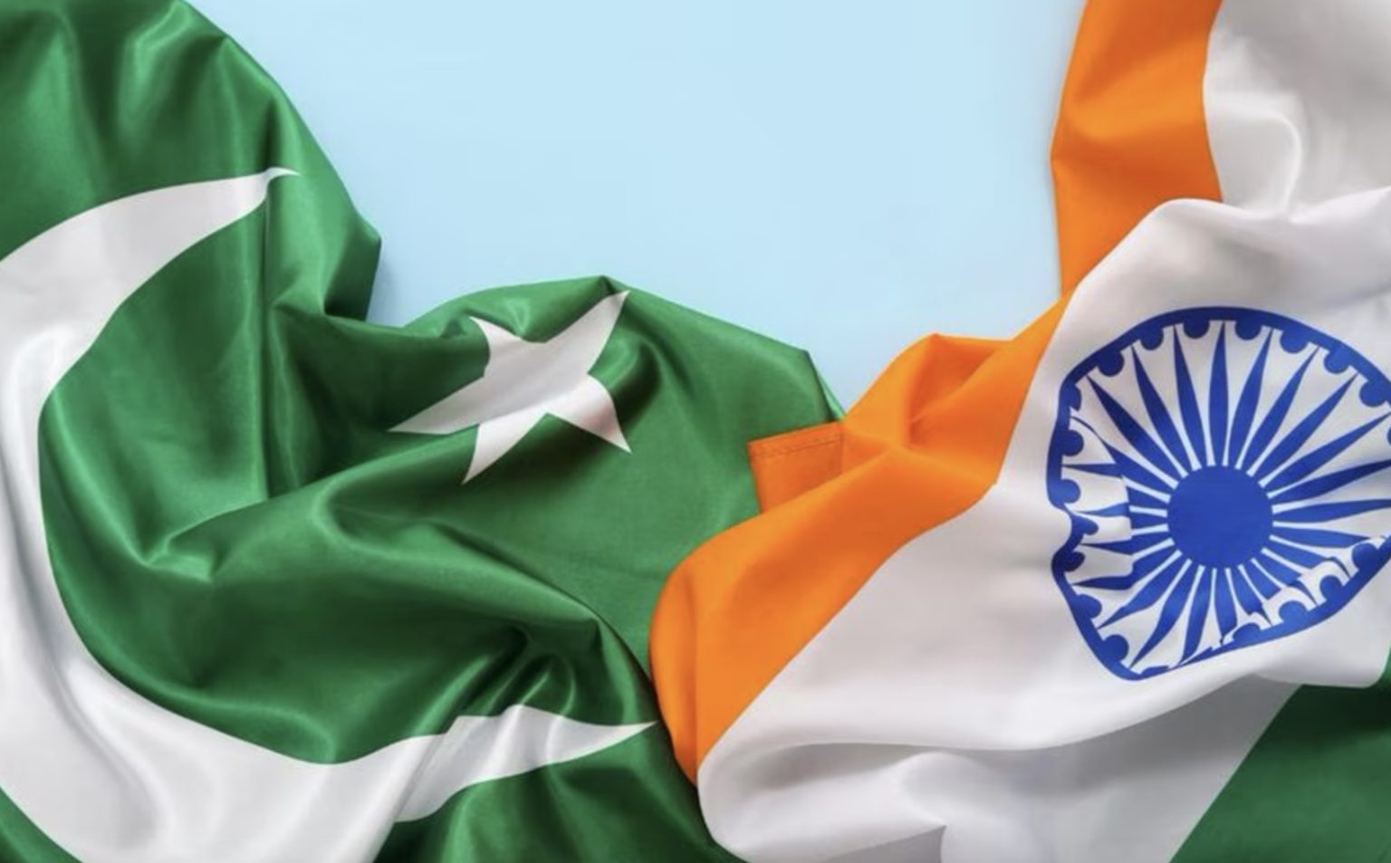 الهند تلغي 200 رحلة جوية وتغلق 18 مطارا وباكستان تكلف الجيش بالرد على الهجمات الهندية 1745493541 image