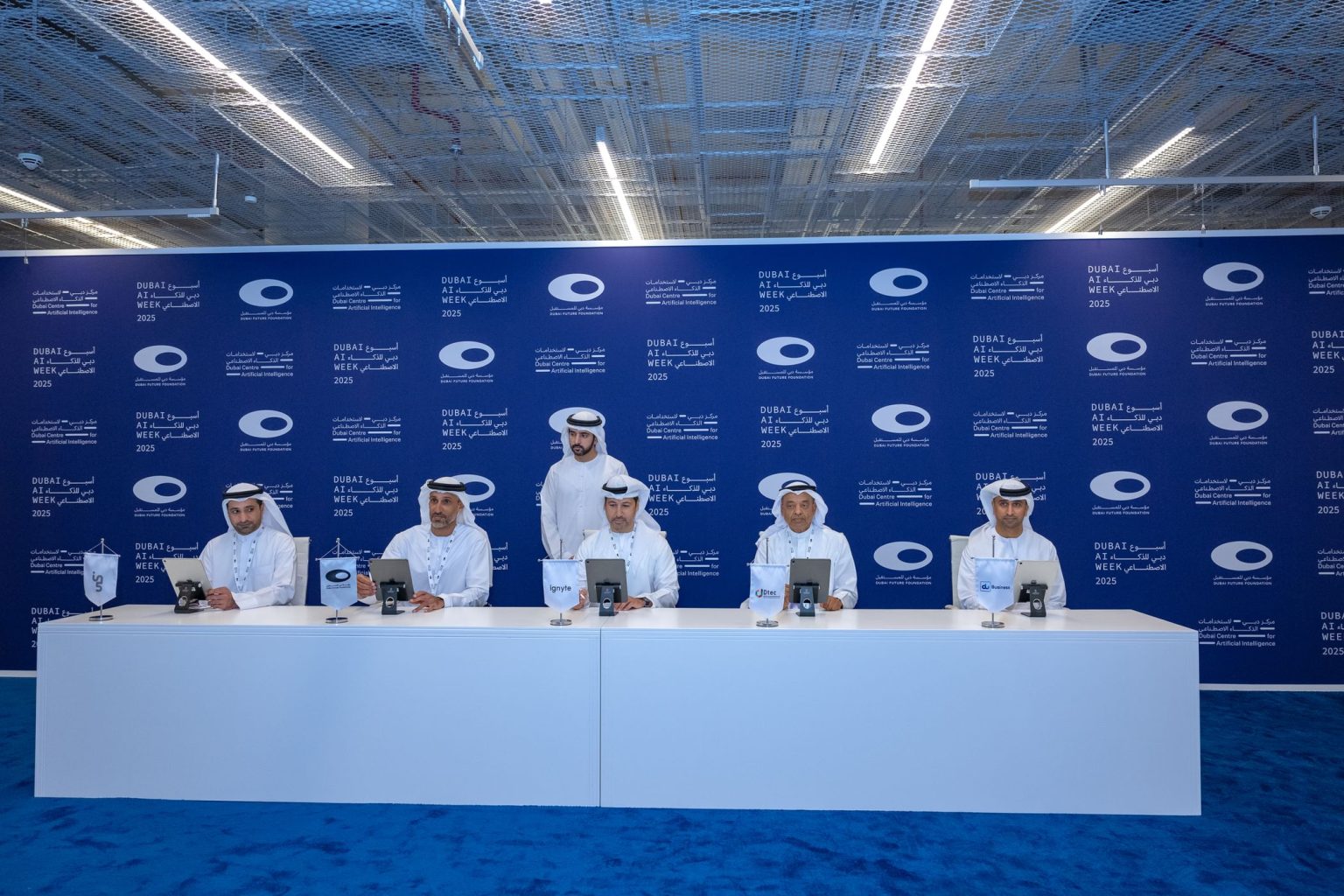 حمدان بن محمد يشهد توقيع اتفاقيات شراكة مع منصة Ignyte لدعم الشركات الناشئة ورواد الأعمال 1745600121 image