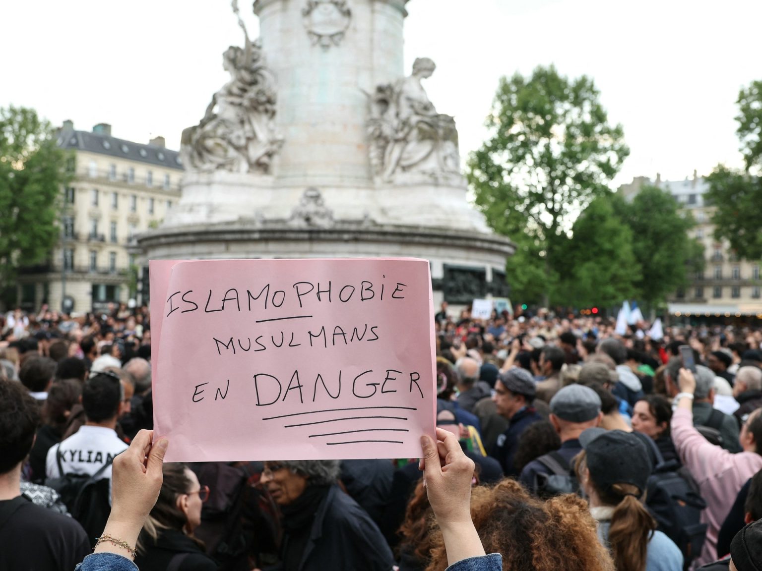 إمام مسجد باريس يدعو لاتخاذ إجراءات قوية ضد الإسلاموفوبيا 1745855536 afp 680f3b89e897 1745828745