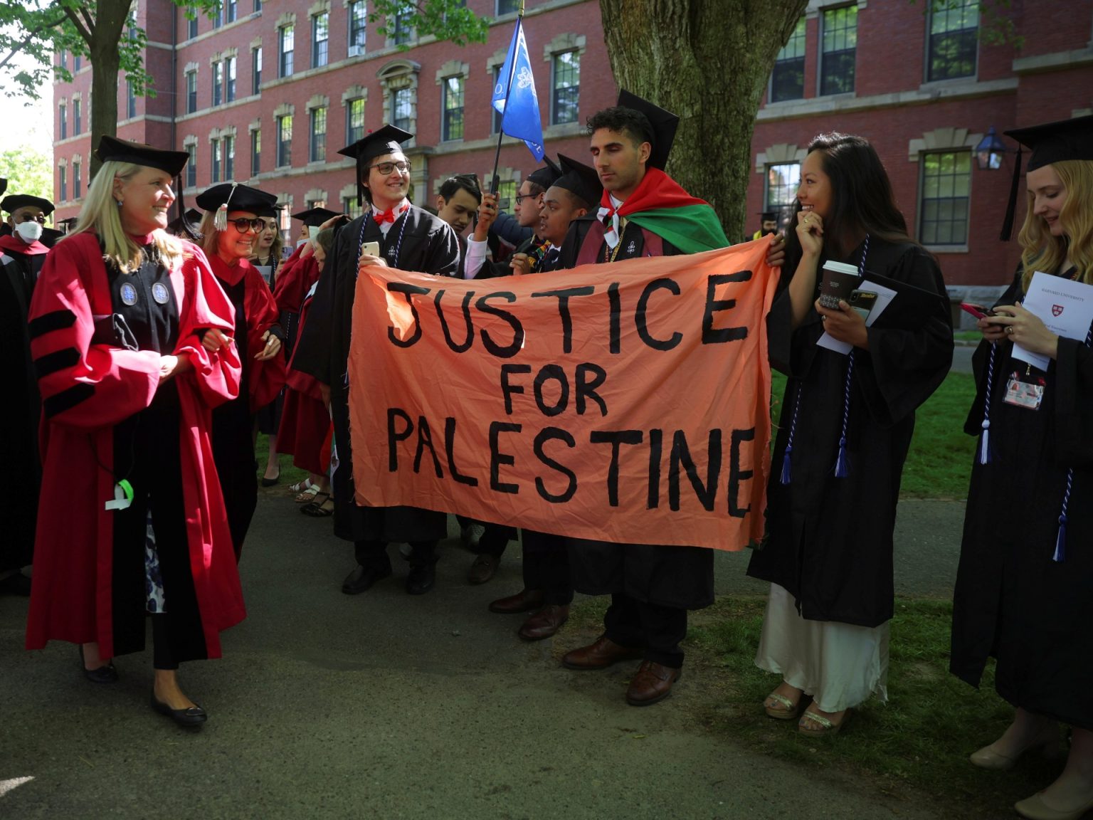 بعد تحديها لها.. إدارة ترامب تتهم جامعة هارفارد بالتمييز على أساس العرق 1745945502 Harvard 1705589267