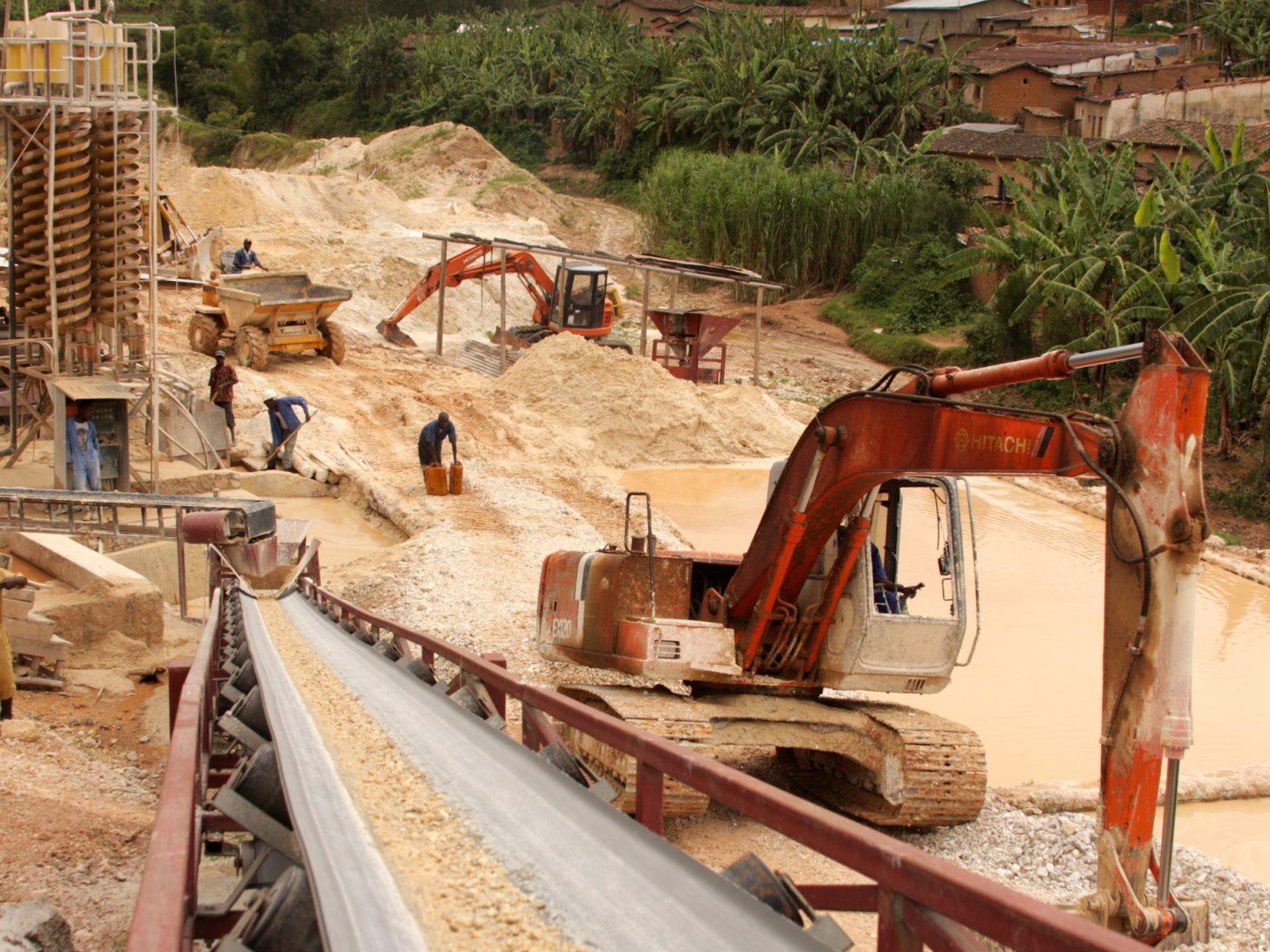 محادثات رواندية أميركية حول المعادن تعزز التعاون الاقتصادي بين البلدين 2009 11 26T000NG 1745471634