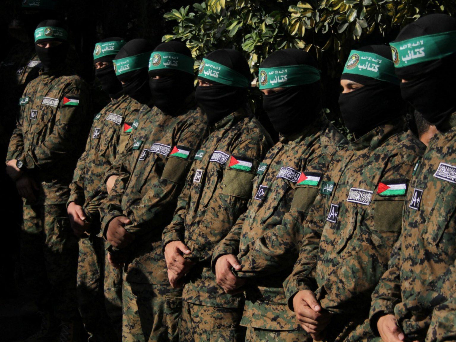 حماس تسلم مطلوبا ثانيا إلى السلطات اللبنانية 2MAS 1742908342