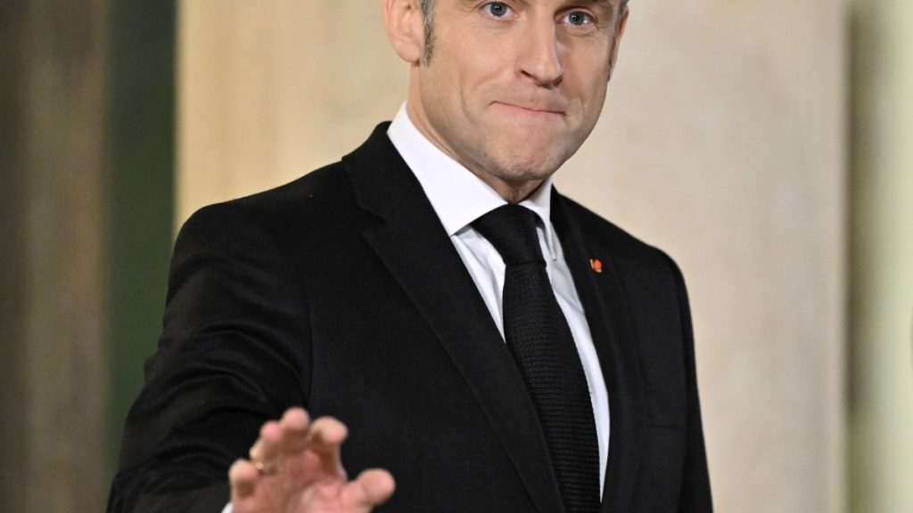 التعاون ومواجهة الهجرة.. أجندة ماكرون في زيارته الأفريقية 36979404 1739745483