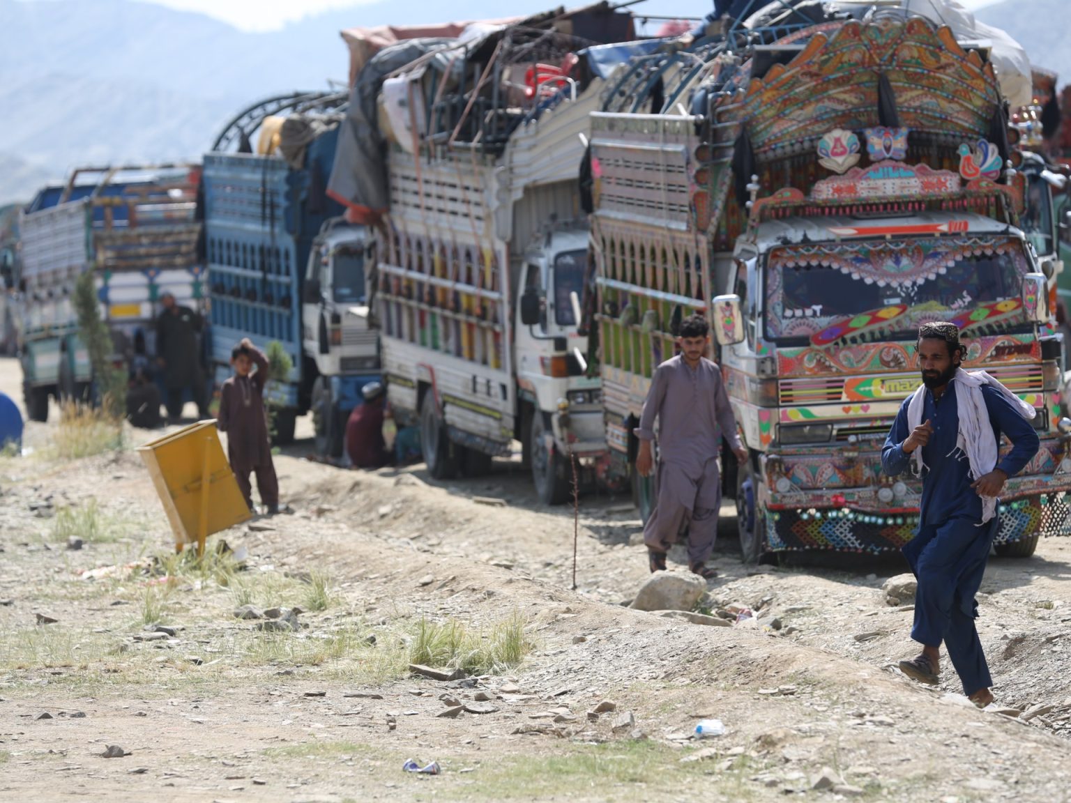 باكستان تطرد 80 ألف أفغاني قبل نهاية مهلة ترحيل اللاجئين 37594111 1744993611