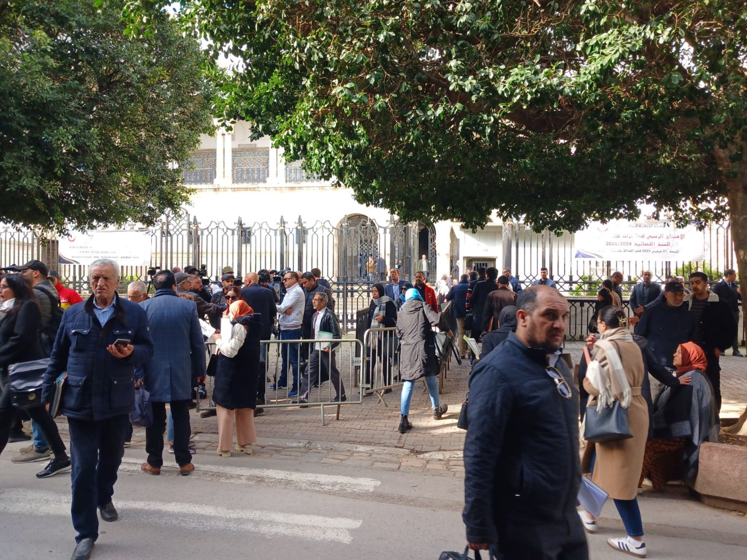 محاكمة صورية.. أمنستي: الإدانات الجماعية بتونس لمعارضين لحظة خطيرة 5 1744456083